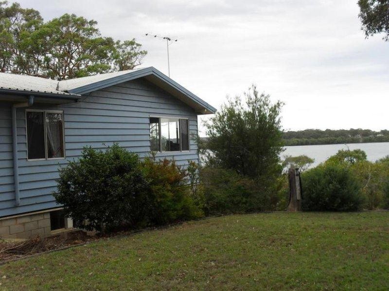 2 Hilda Crescent, Macleay Island QLD 4184