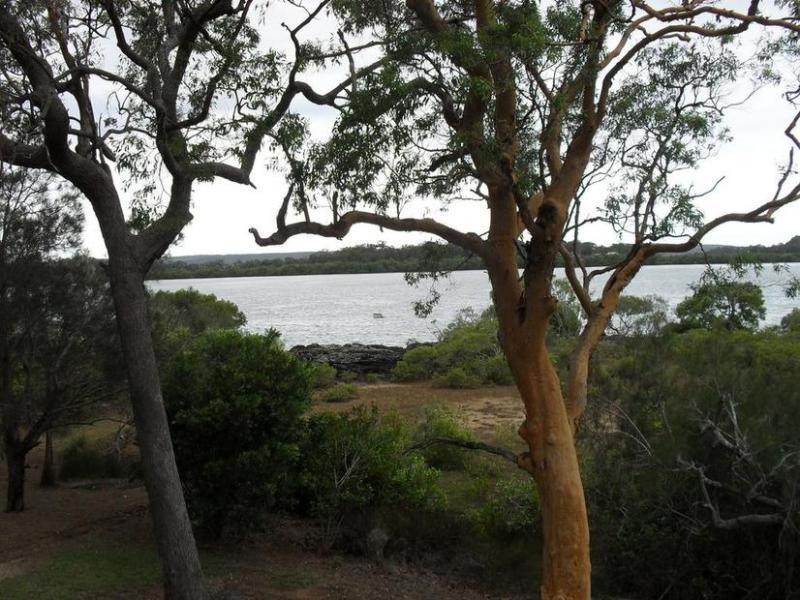 2 Hilda Crescent, Macleay Island QLD 4184