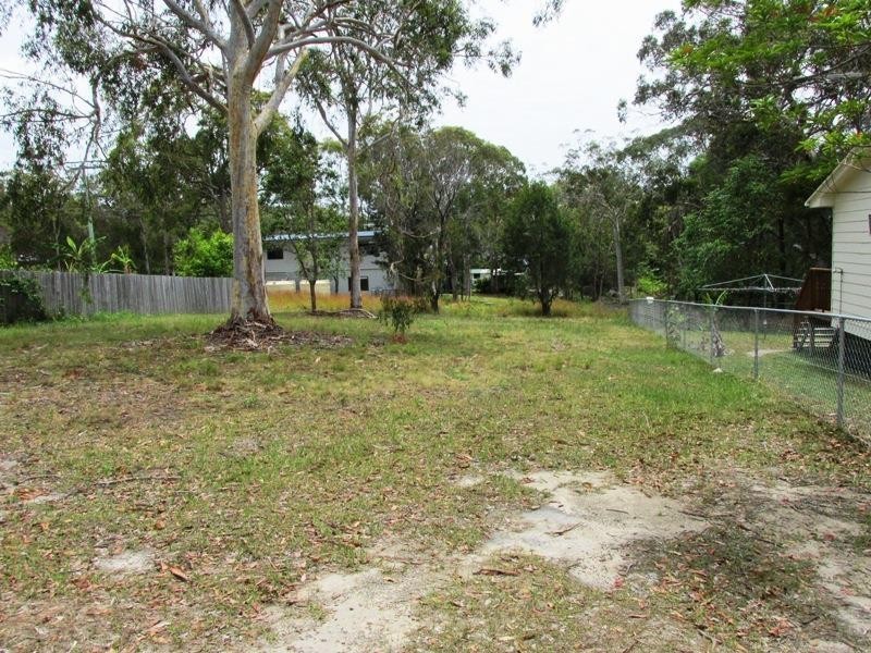 3 Oomool Street, Macleay Island QLD 4184