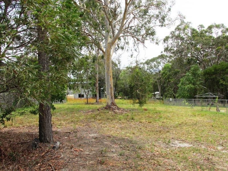 3 Oomool Street, Macleay Island QLD 4184