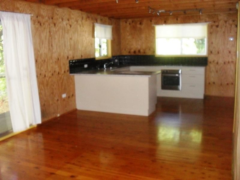 5 Betty Street, Macleay Island QLD 4184