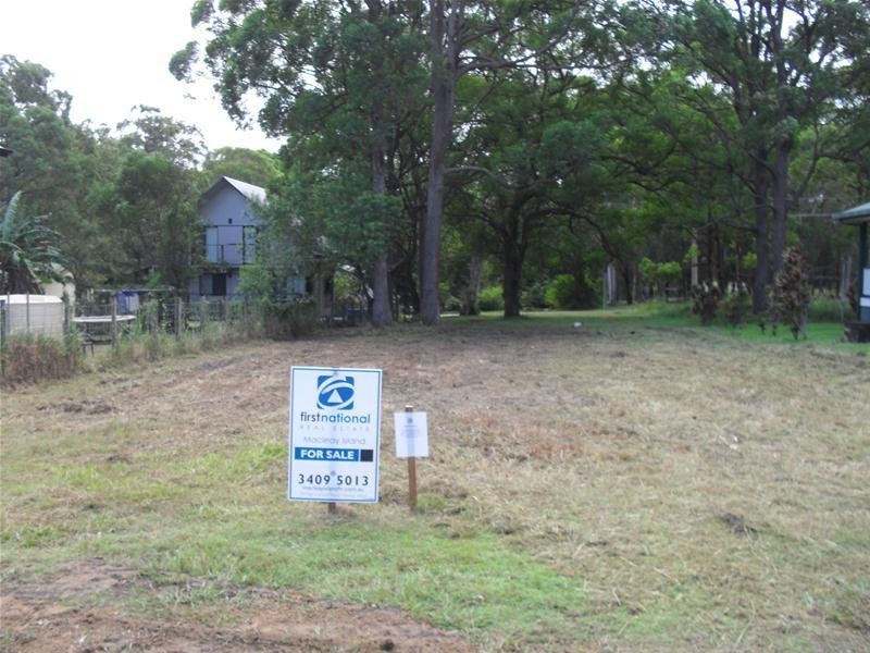7 Noon Muckle Street, Macleay Island QLD 4184