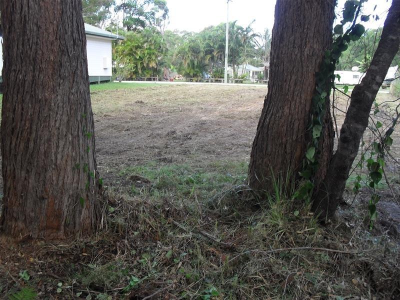 7 Noon Muckle Street, Macleay Island QLD 4184