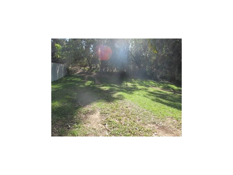 30 Scarborough Terrace, Macleay Island QLD 4184