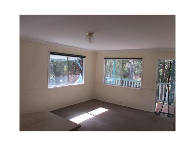 30 Scarborough Terrace, Macleay Island QLD 4184