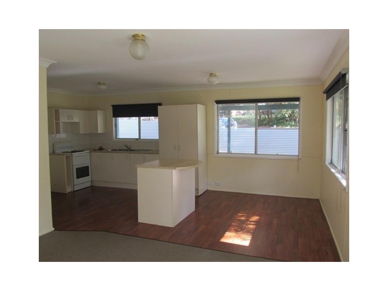 30 Scarborough Terrace, Macleay Island QLD 4184