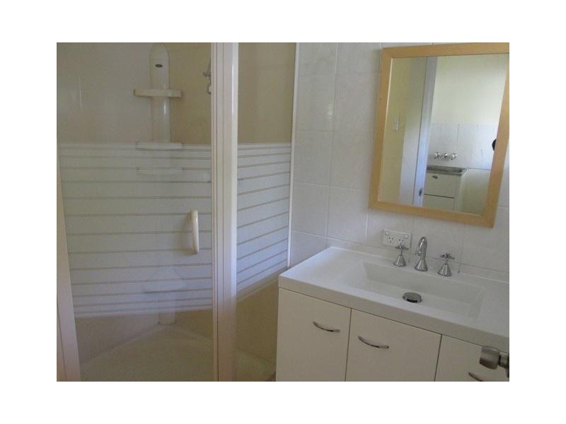 30 Scarborough Terrace, Macleay Island QLD 4184