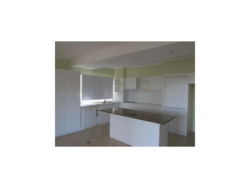 3 Attunga Street, Macleay Island QLD 4184