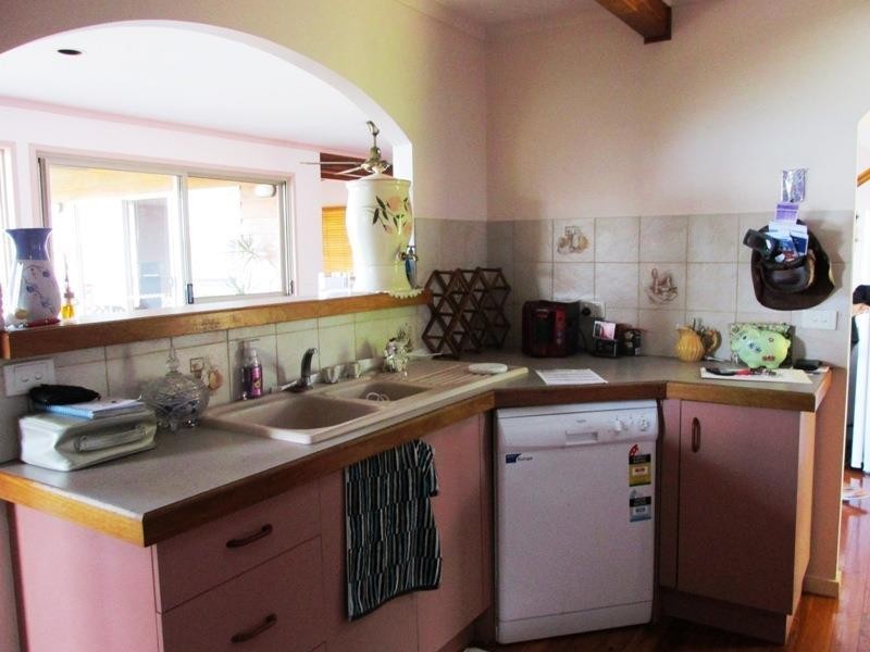 10 Koonwarra Parade, Macleay Island QLD 4184