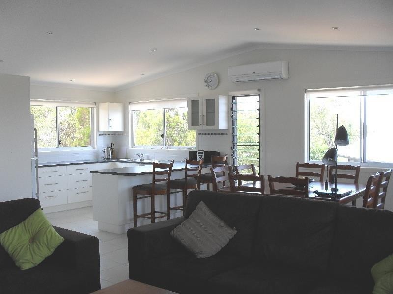 50 Eastbourne Terrace, Macleay Island QLD 4184