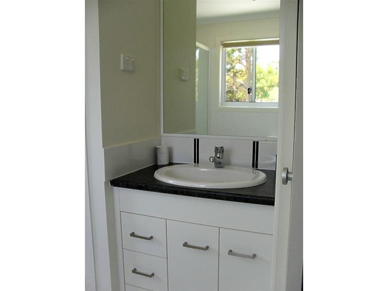 50 Eastbourne Terrace, Macleay Island QLD 4184