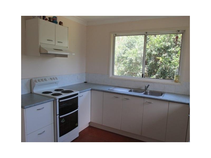 13 Benowa Street, Macleay Island QLD 4184