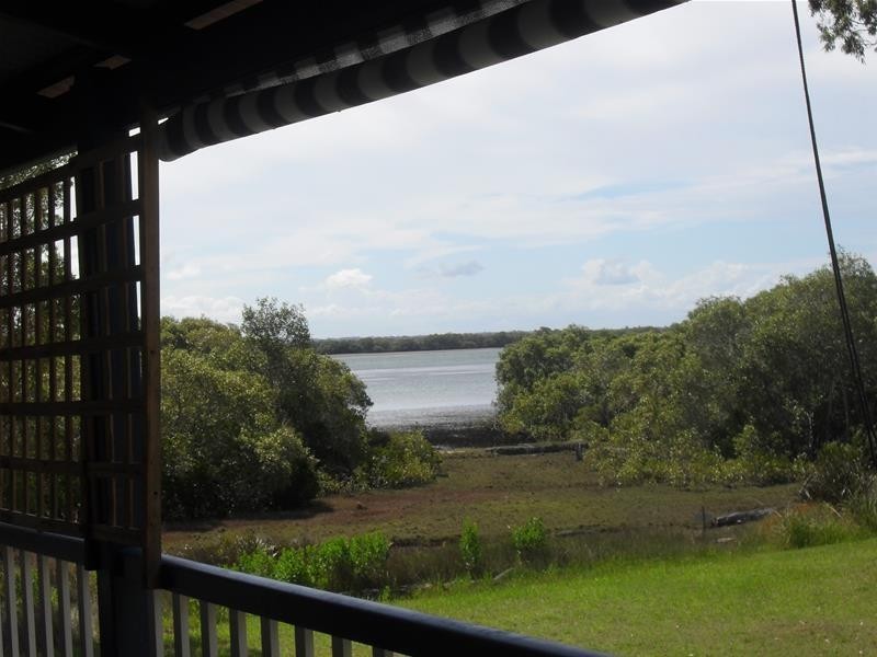 48 CHARLES Terrace, Macleay Island QLD 4184