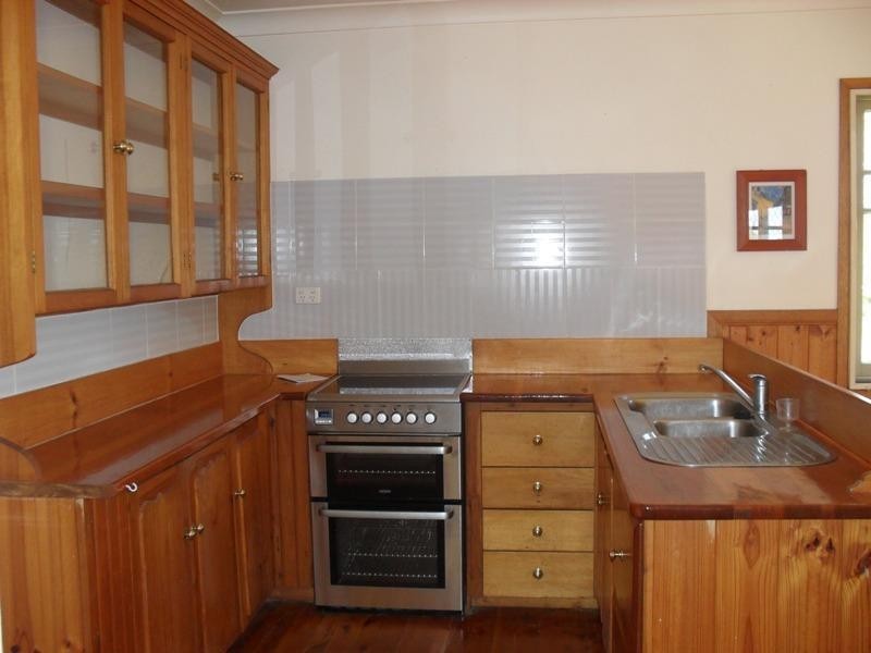 48 CHARLES Terrace, Macleay Island QLD 4184