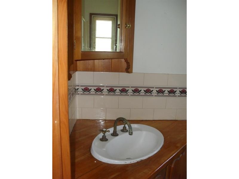 48 CHARLES Terrace, Macleay Island QLD 4184