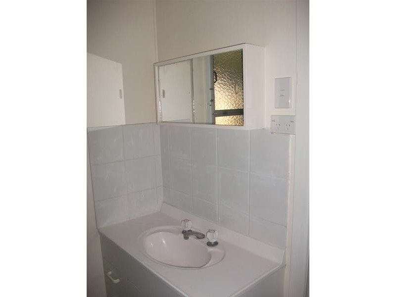 10 Brolga Street, Macleay Island QLD 4184