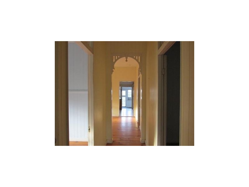 33  Jan Street, Macleay Island QLD 4184