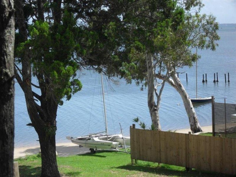 33 Coast Road, Macleay Island QLD 4184