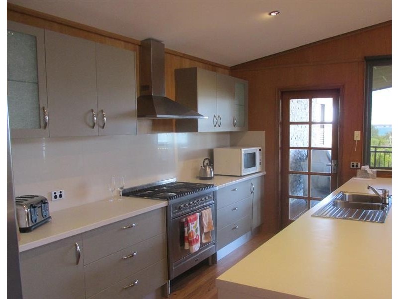 85 Coondooroopa Drive, Macleay Island QLD 4184