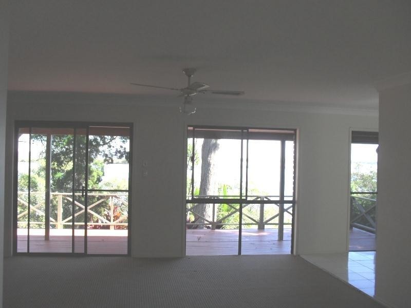 29 Coast Road, Macleay Island QLD 4184