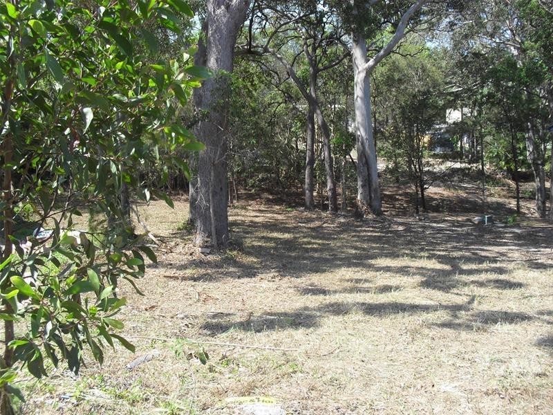 73 Eastbourne Terrace, Macleay Island QLD 4184