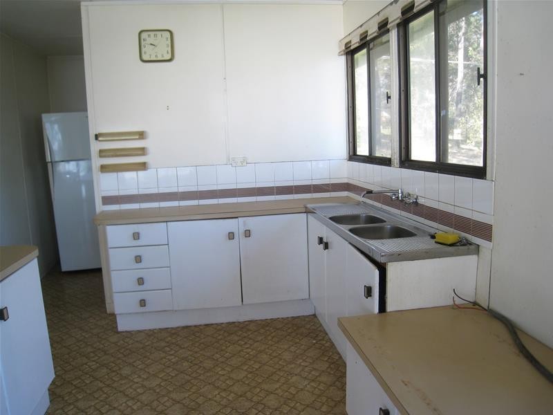 137 Beelong Street, Macleay Island QLD 4184