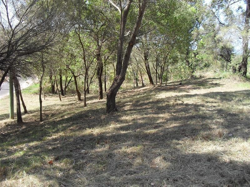 1 Causeway Drive, Macleay Island QLD 4184