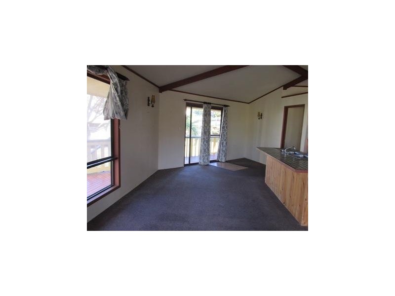 11 Mawarra Street, Macleay Island QLD 4184