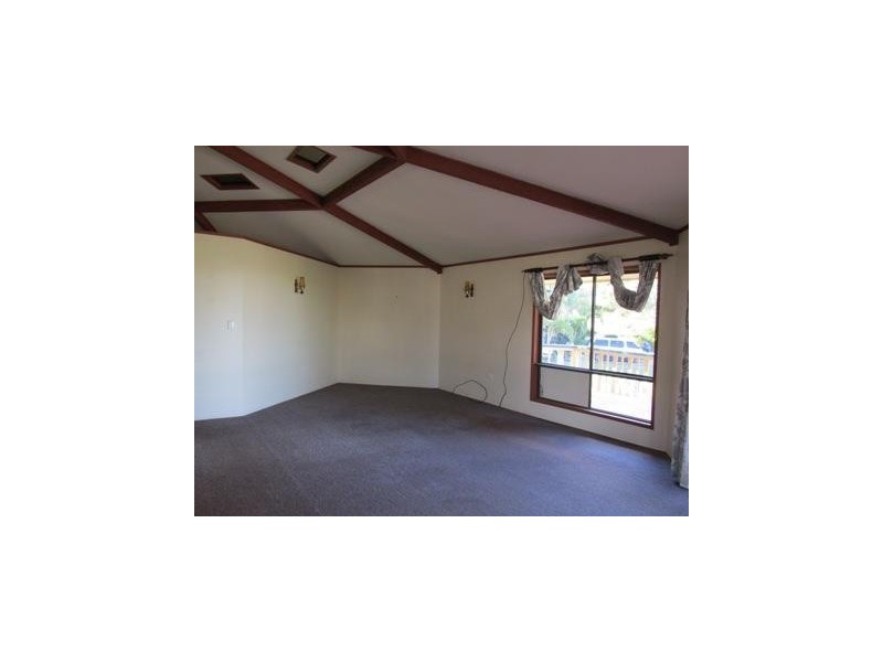 11 Mawarra Street, Macleay Island QLD 4184