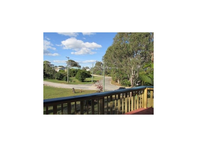 11 Mawarra Street, Macleay Island QLD 4184