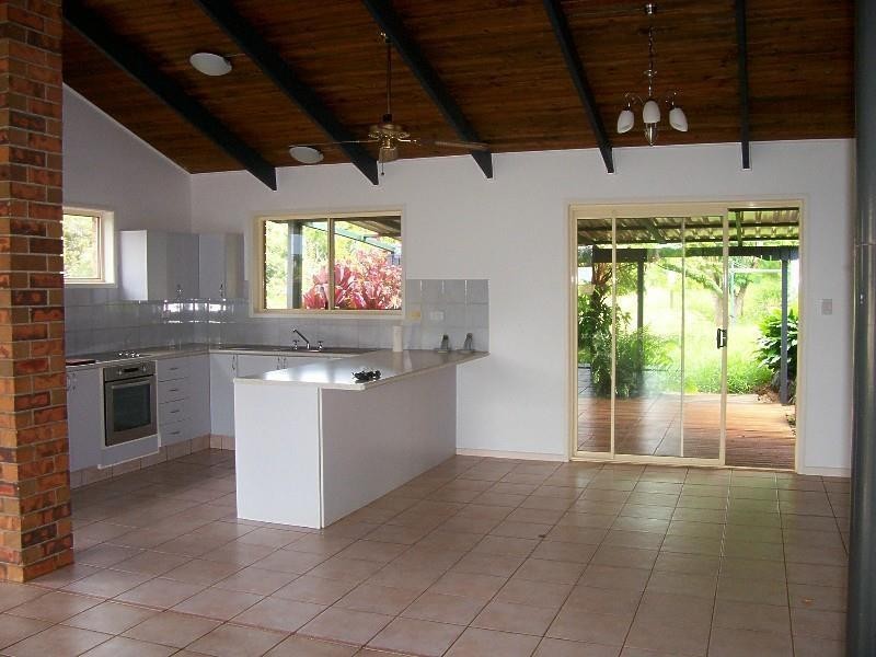 5 Eastbourne Terrace, Macleay Island QLD 4184