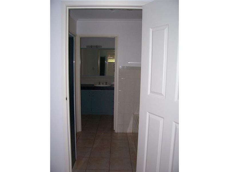 5 Eastbourne Terrace, Macleay Island QLD 4184