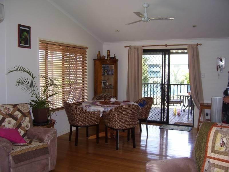 11 Cross Street, Macleay Island QLD 4184