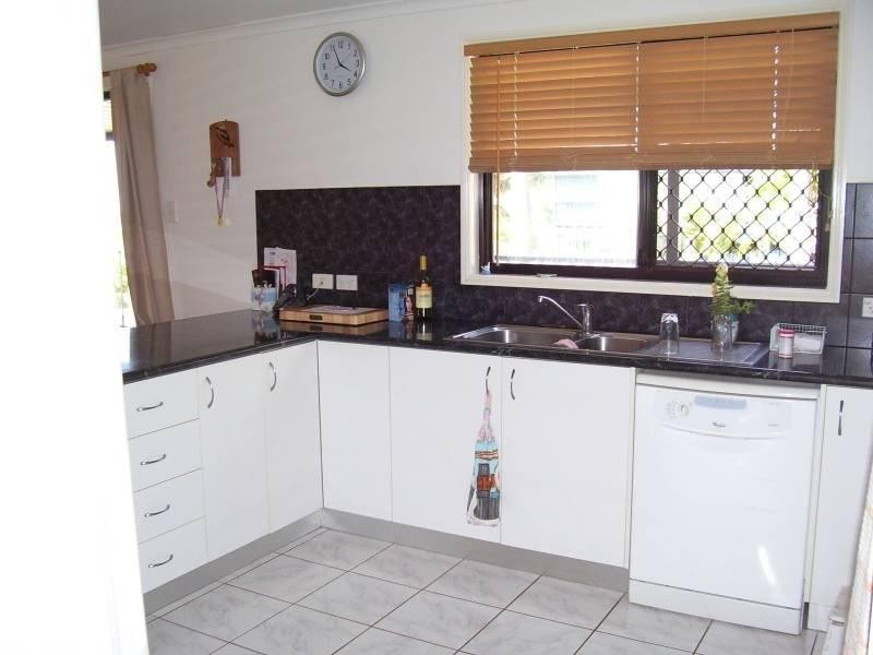 11 Cross Street, Macleay Island QLD 4184