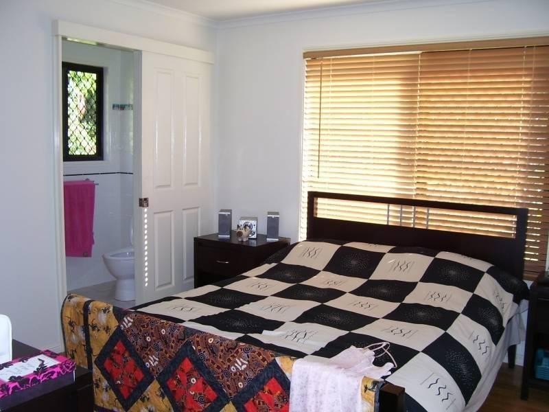 11 Cross Street, Macleay Island QLD 4184