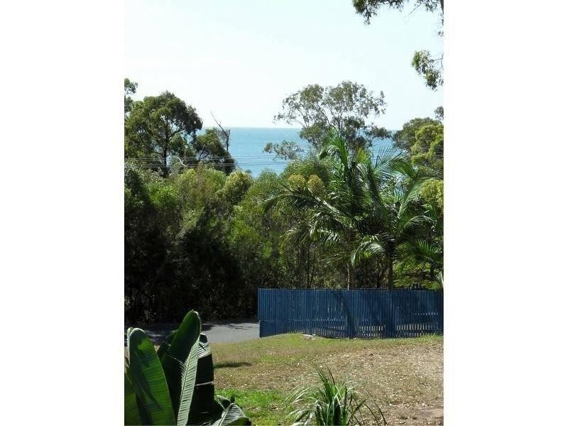 11 Cross Street, Macleay Island QLD 4184