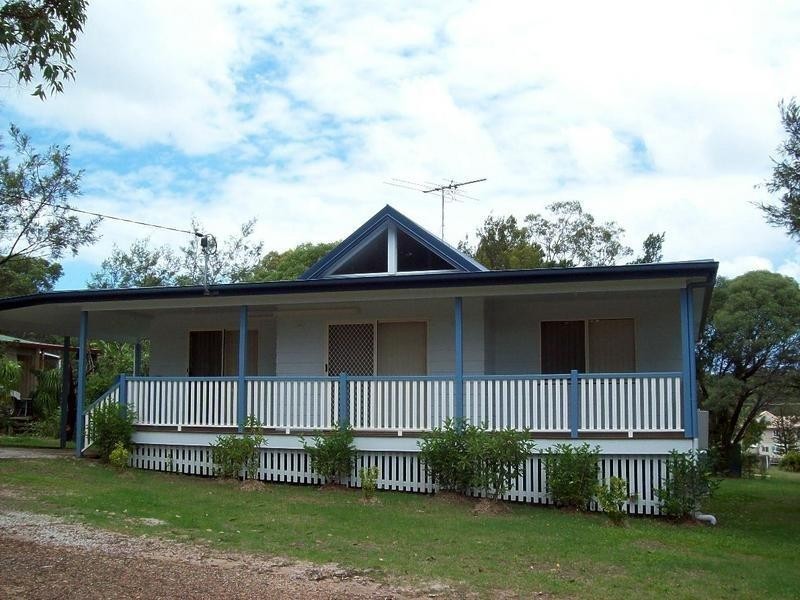 10 George Street, Macleay Island QLD 4184