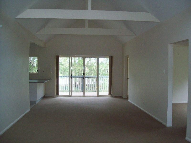 10 George Street, Macleay Island QLD 4184