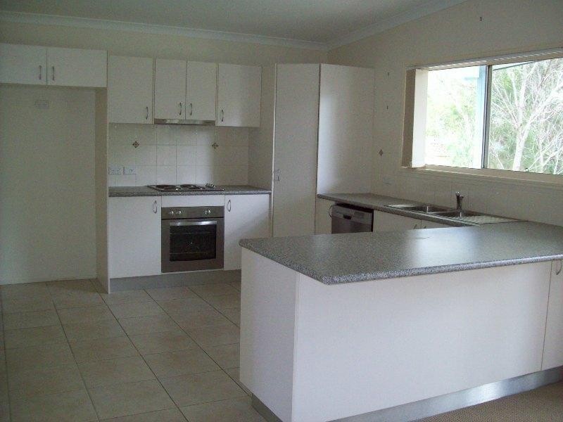 10 George Street, Macleay Island QLD 4184