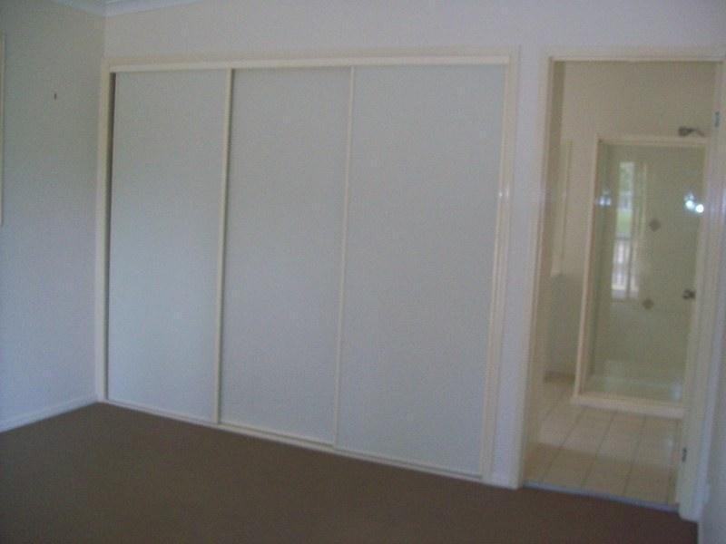 10 George Street, Macleay Island QLD 4184