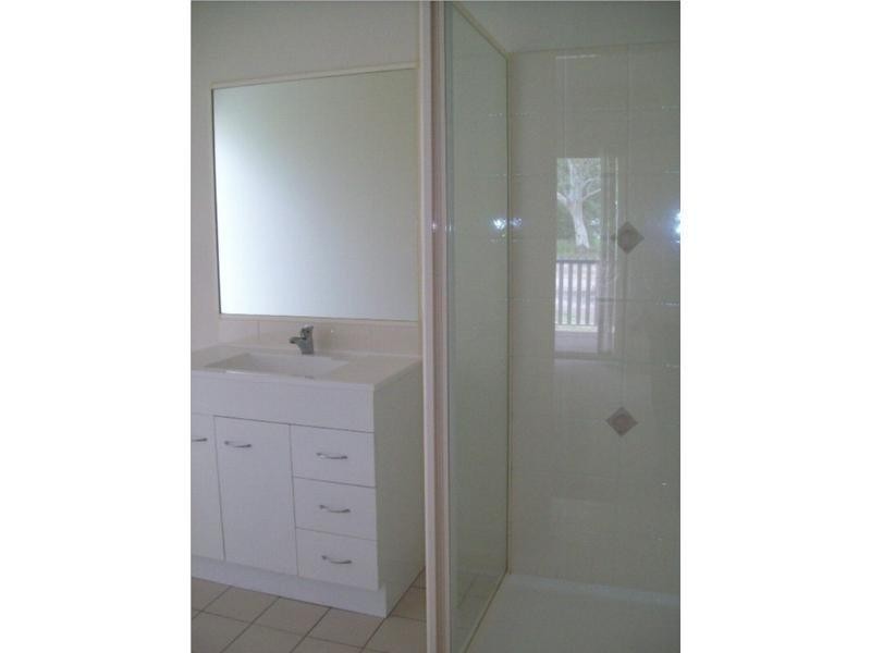 10 George Street, Macleay Island QLD 4184