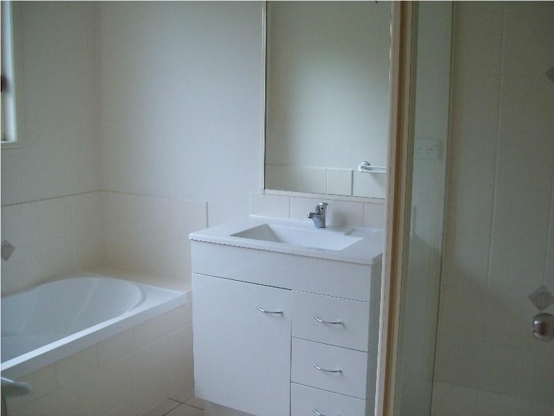 10 George Street, Macleay Island QLD 4184