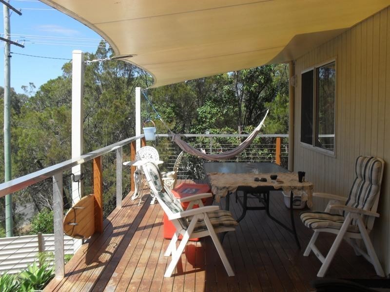 33 Scarborough Terrace, Macleay Island QLD 4184