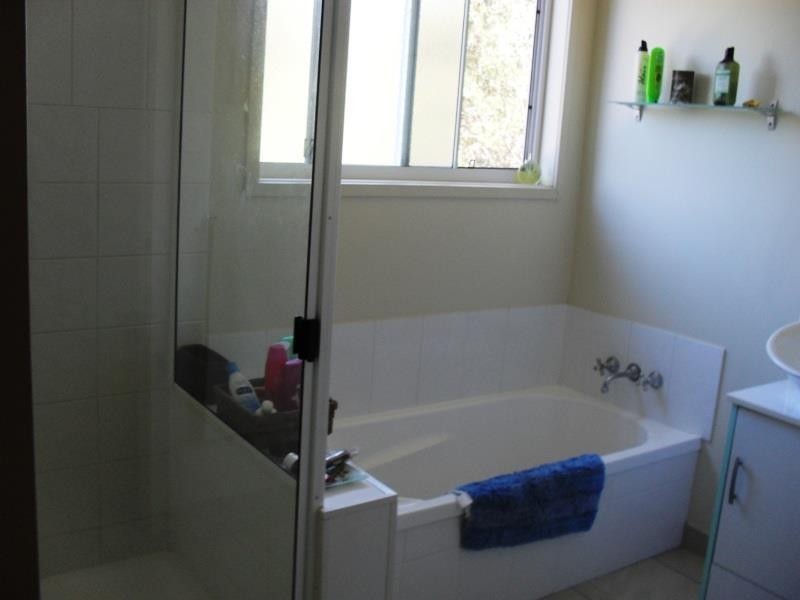 33 Scarborough Terrace, Macleay Island QLD 4184