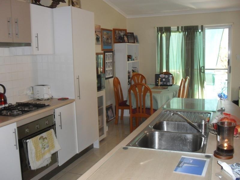 33 Scarborough Terrace, Macleay Island QLD 4184