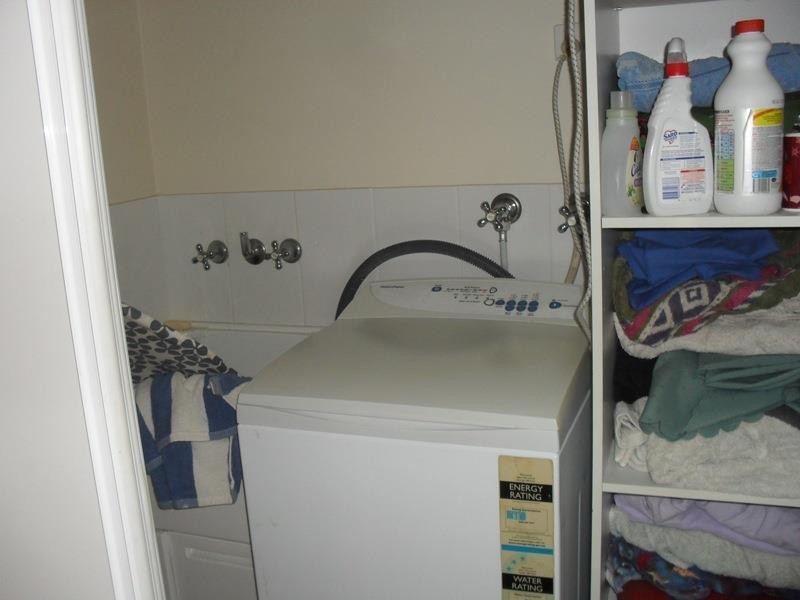 33 Scarborough Terrace, Macleay Island QLD 4184