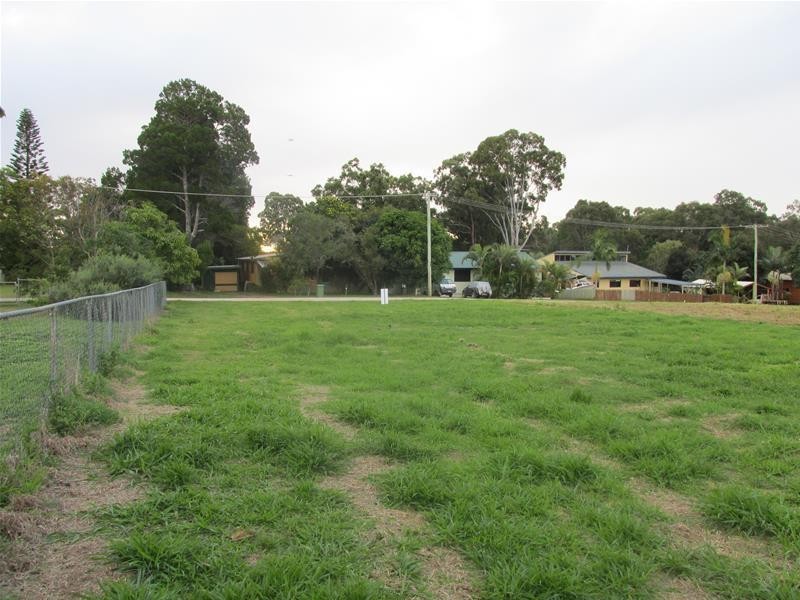 10 Michiko Street, Macleay Island QLD 4184