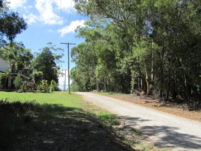 9 Morwong Street, Macleay Island QLD 4184