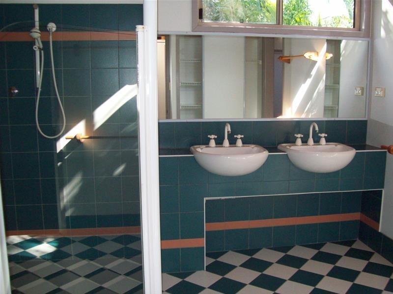 8 Kalara Street, Macleay Island QLD 4184