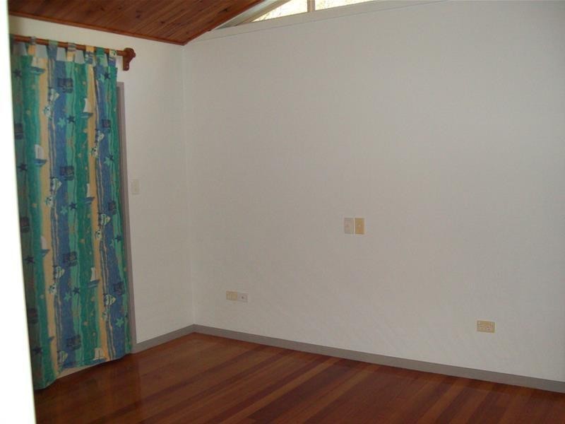 8 Kalara Street, Macleay Island QLD 4184